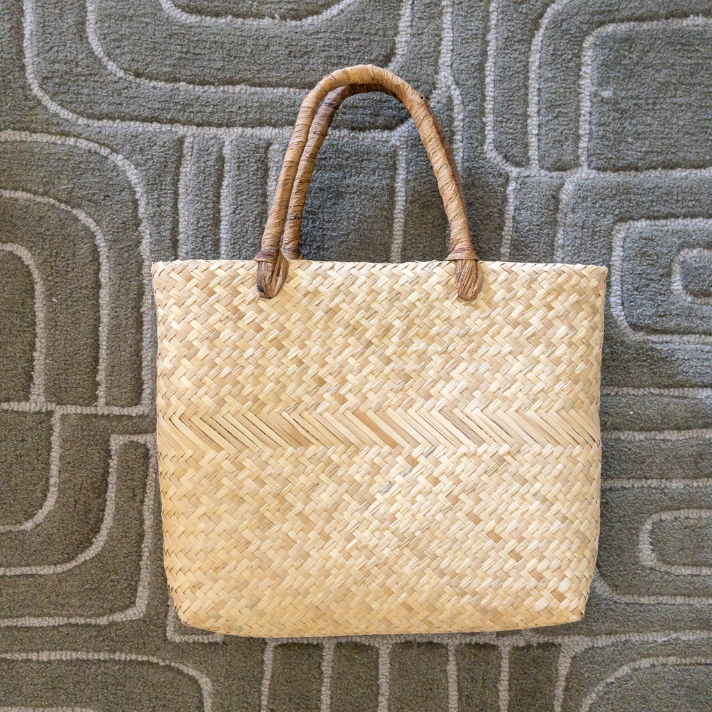 Studio CM | Handmade natural material tote made in Oaxaca Mexico from Palm leaves