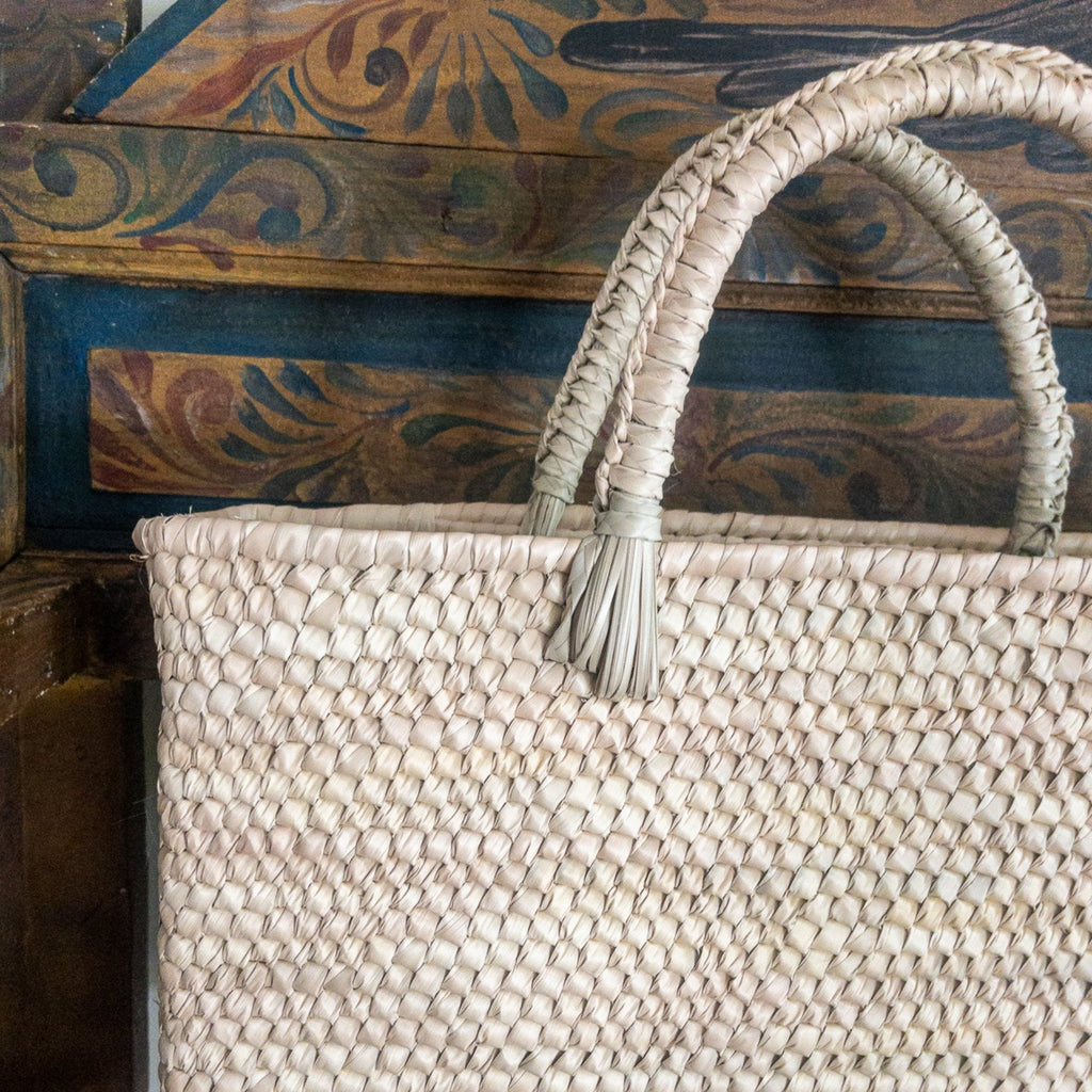 Studio CM | Handmade natural material tote made in Oaxaca Mexico from Palm leaves