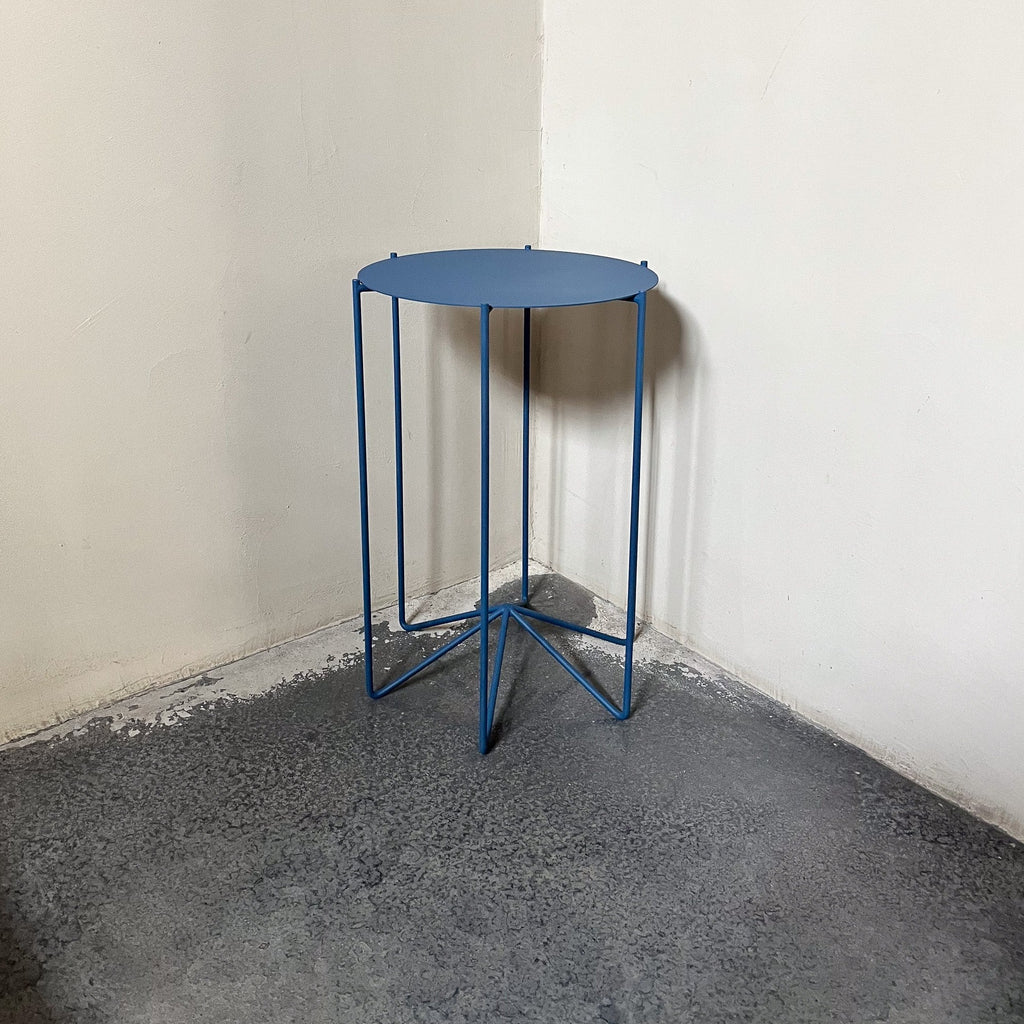 Studio CM | a modern rod iron side table that is one piece welded in Guadalajara Mexico