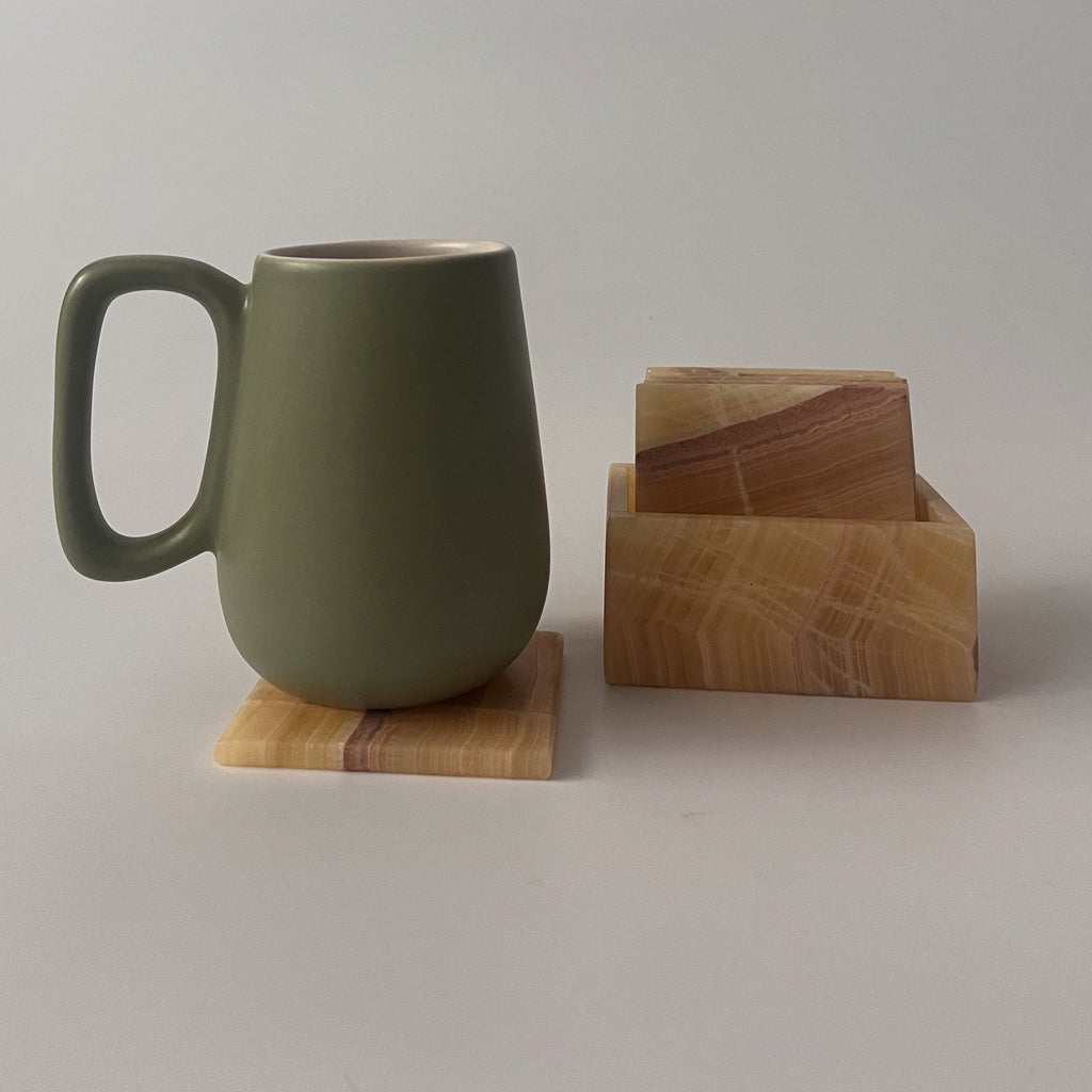 Studio CM | Caramel marble coasters in a set of 6 with a base